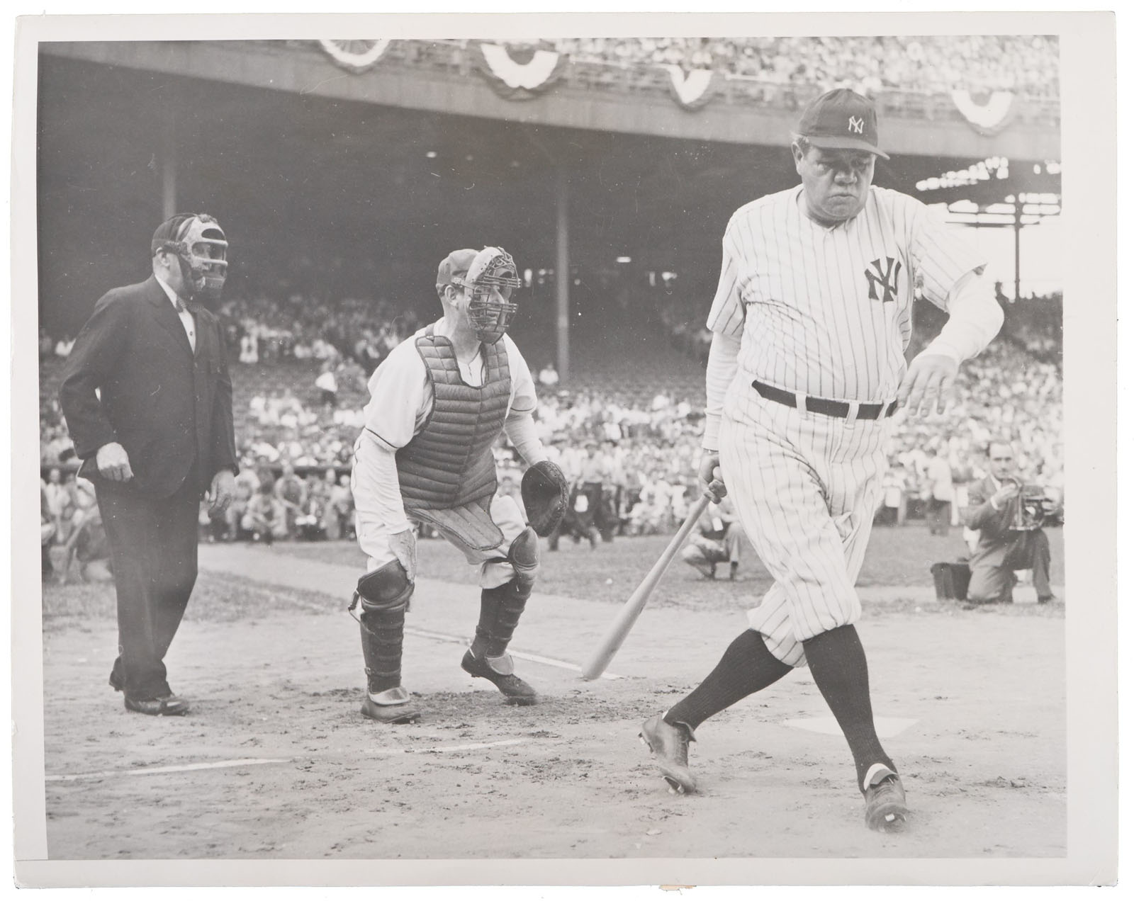 1943 Babe Ruth War Bond Game Original News Photograph - PSA/DNA Type I ...