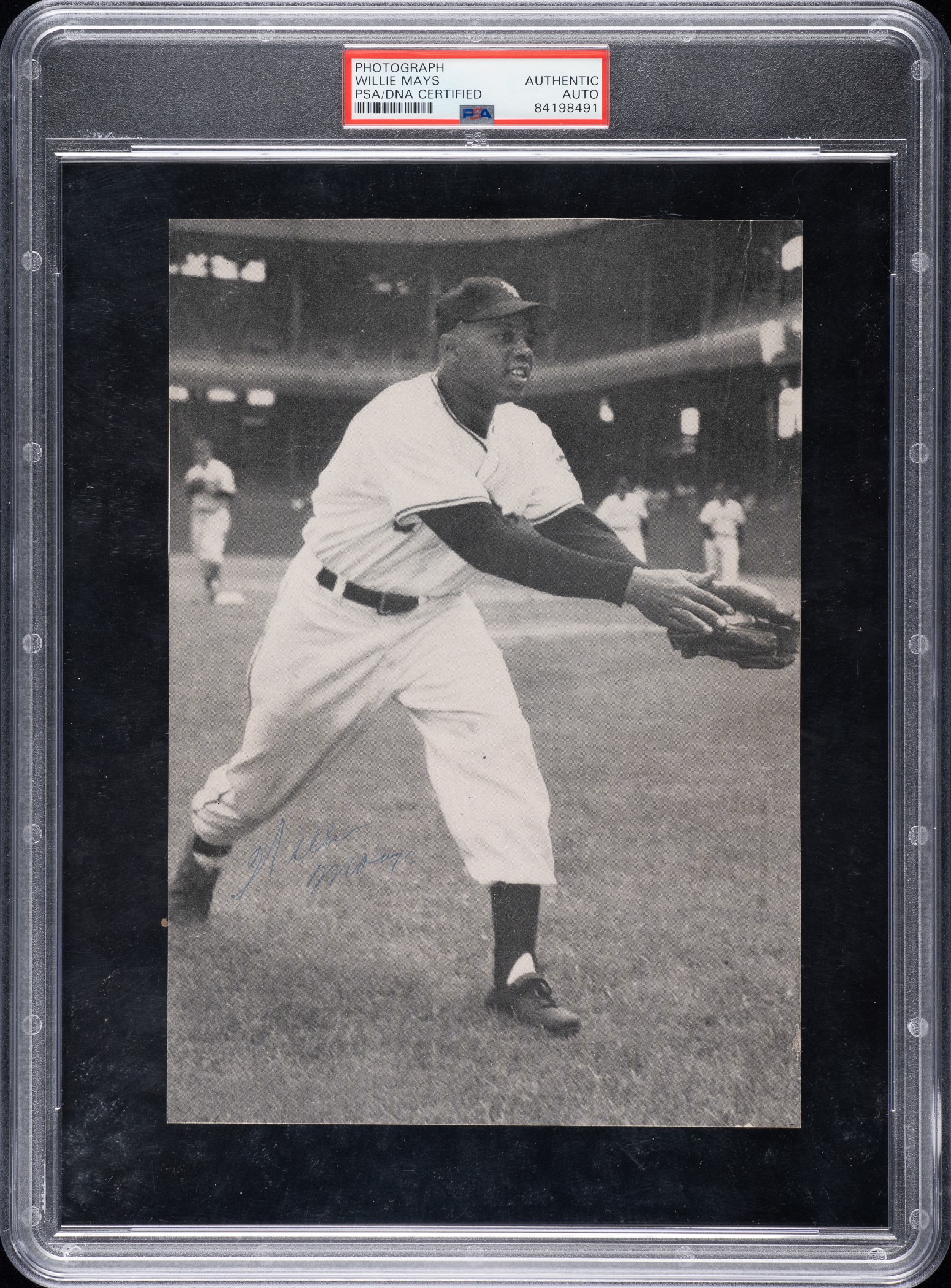 Willie Mays Signed Photograph with Vintage Signature - PSA/DNA